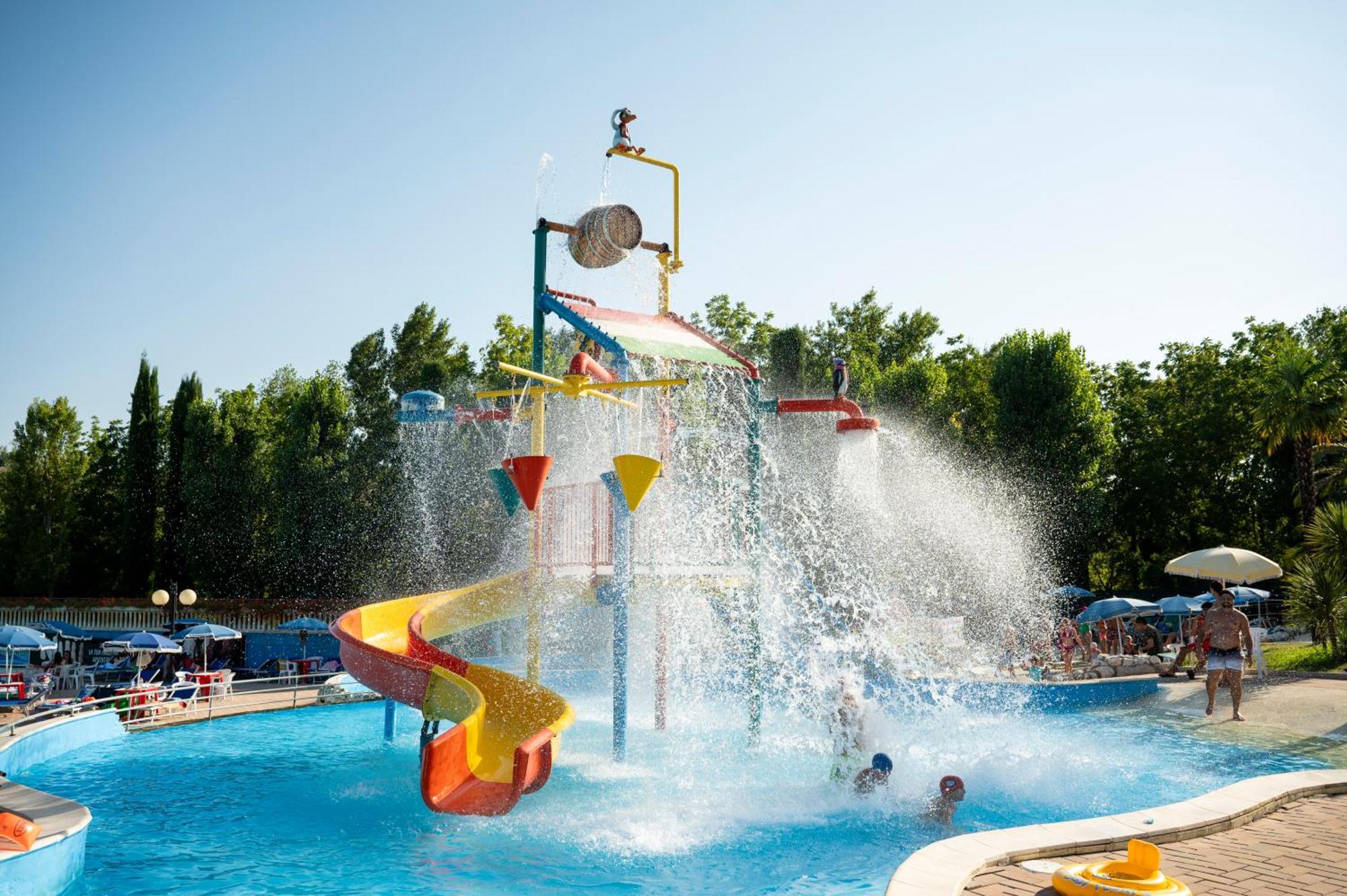 Centro Vacanze Verde Azzurro Cingoli Exterior photo